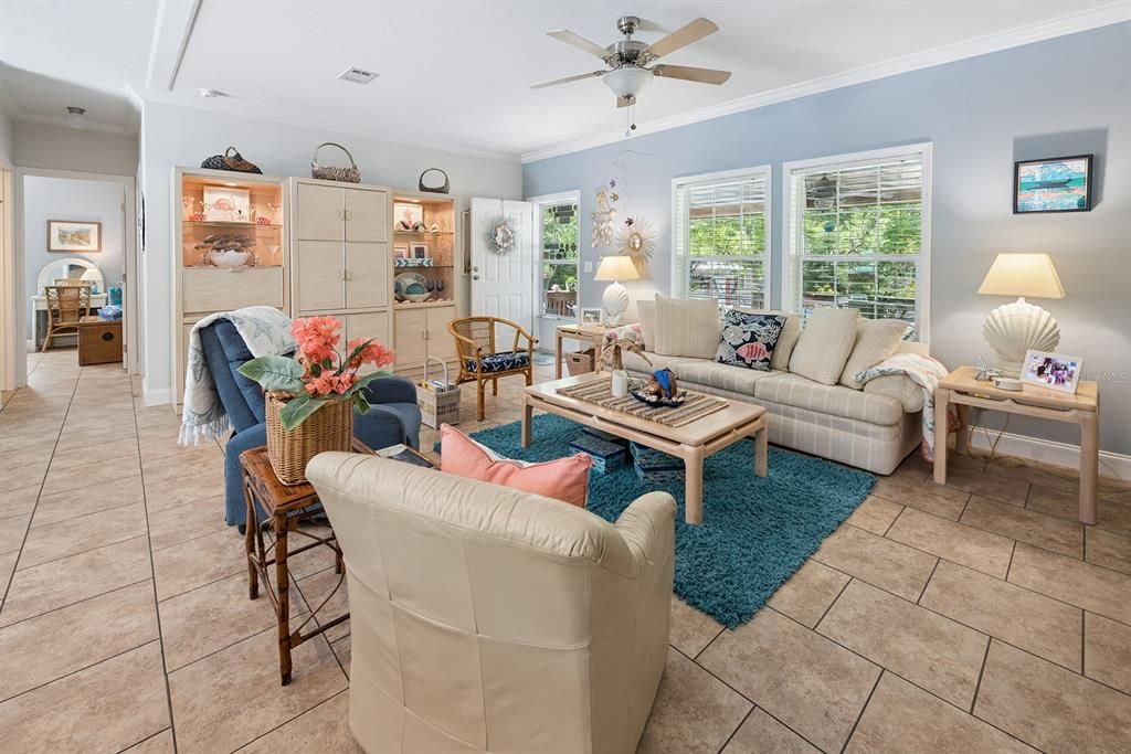 For Sale: $229,500 (3 beds, 2 baths, 1458 Square Feet)