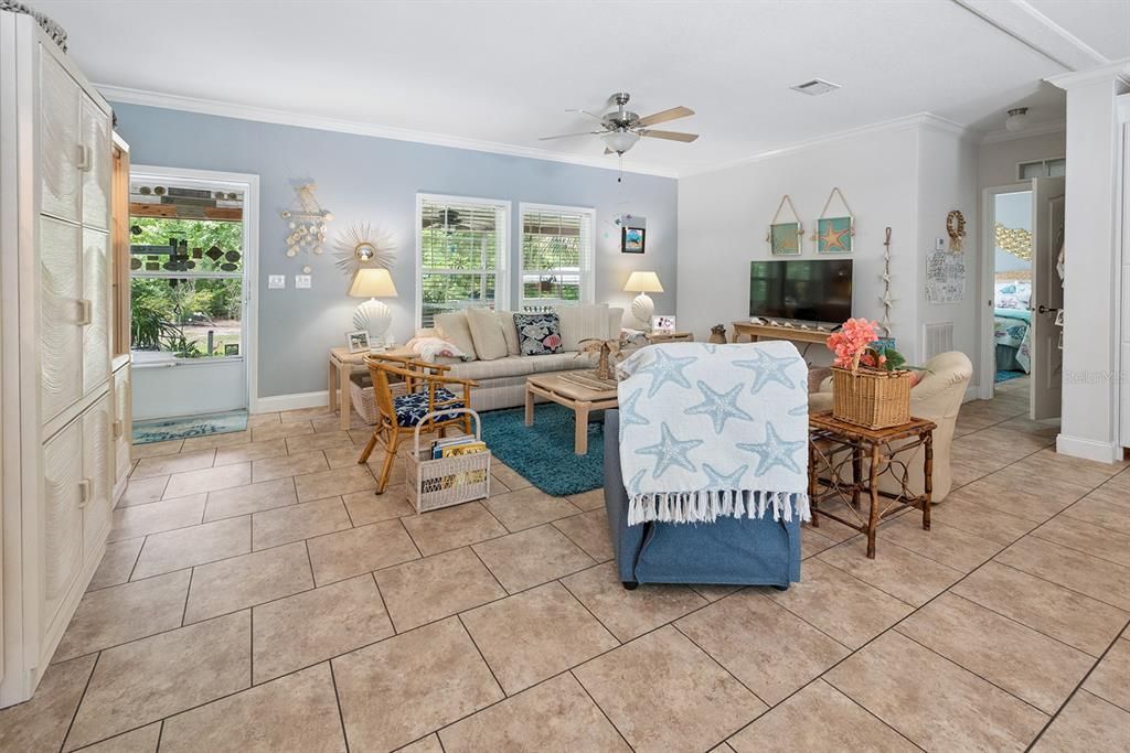 For Sale: $229,500 (3 beds, 2 baths, 1458 Square Feet)