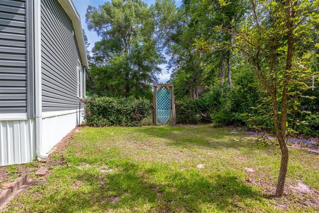 For Sale: $229,500 (3 beds, 2 baths, 1458 Square Feet)