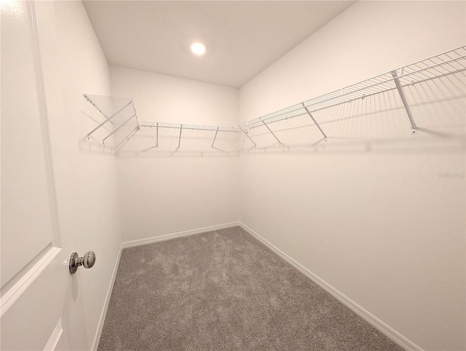 For Rent: $2,350 (4 beds, 2 baths, 1742 Square Feet)