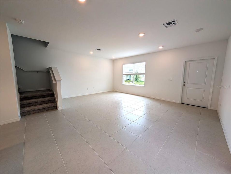 For Rent: $2,350 (4 beds, 2 baths, 1742 Square Feet)