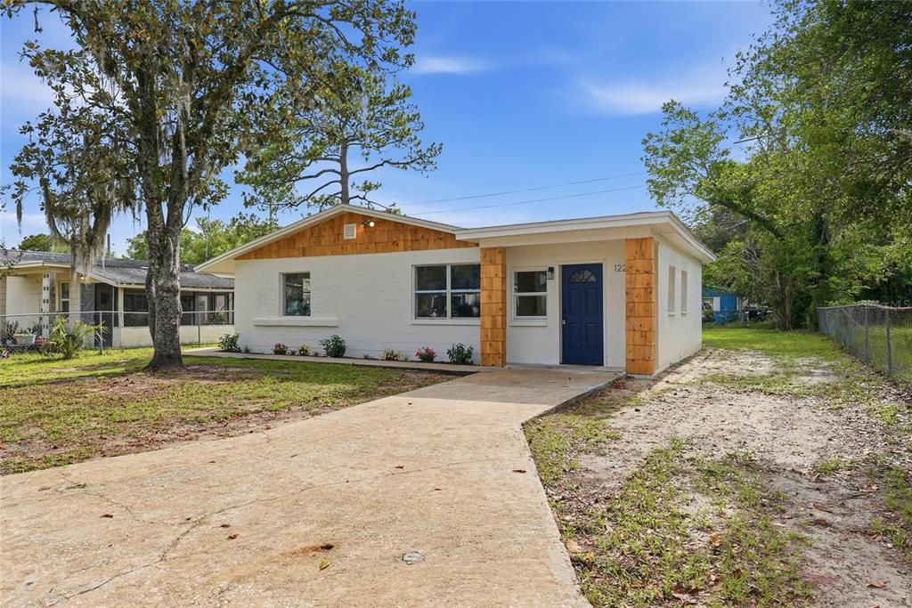 For Sale: $234,900 (3 beds, 2 baths, 1418 Square Feet)