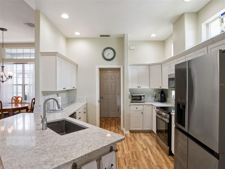 For Sale: $375,000 (3 beds, 2 baths, 1898 Square Feet)