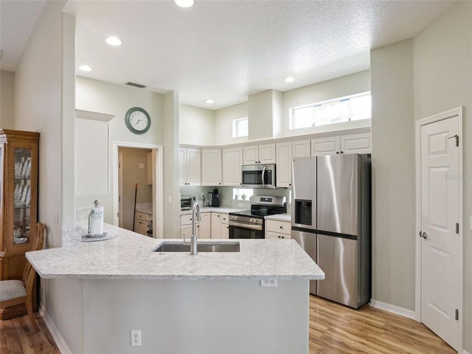 For Sale: $375,000 (3 beds, 2 baths, 1898 Square Feet)