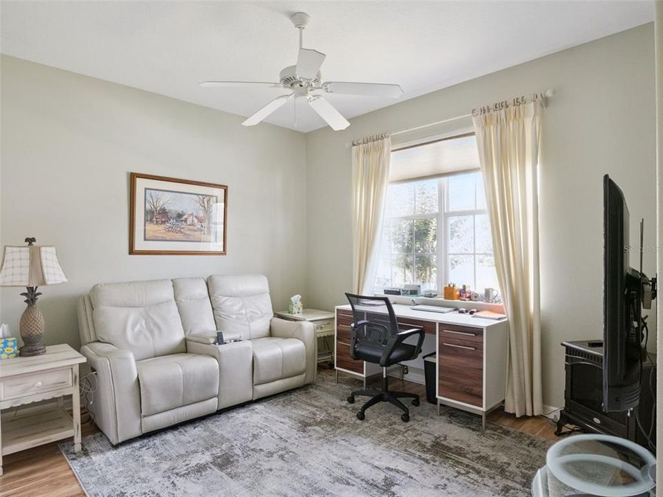 For Sale: $375,000 (3 beds, 2 baths, 1898 Square Feet)