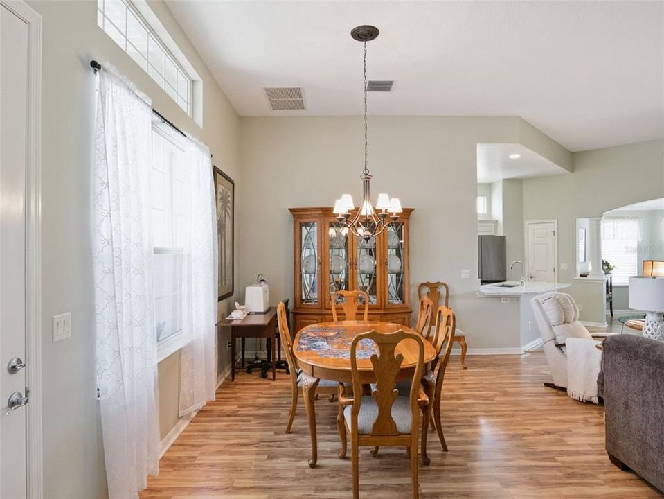 For Sale: $375,000 (3 beds, 2 baths, 1898 Square Feet)