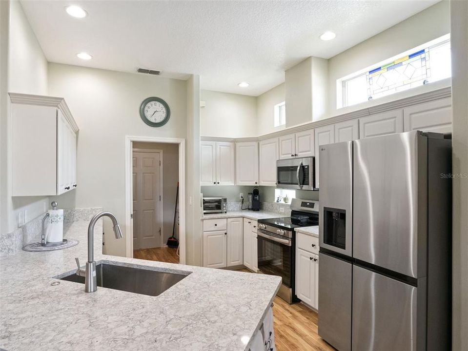 For Sale: $375,000 (3 beds, 2 baths, 1898 Square Feet)