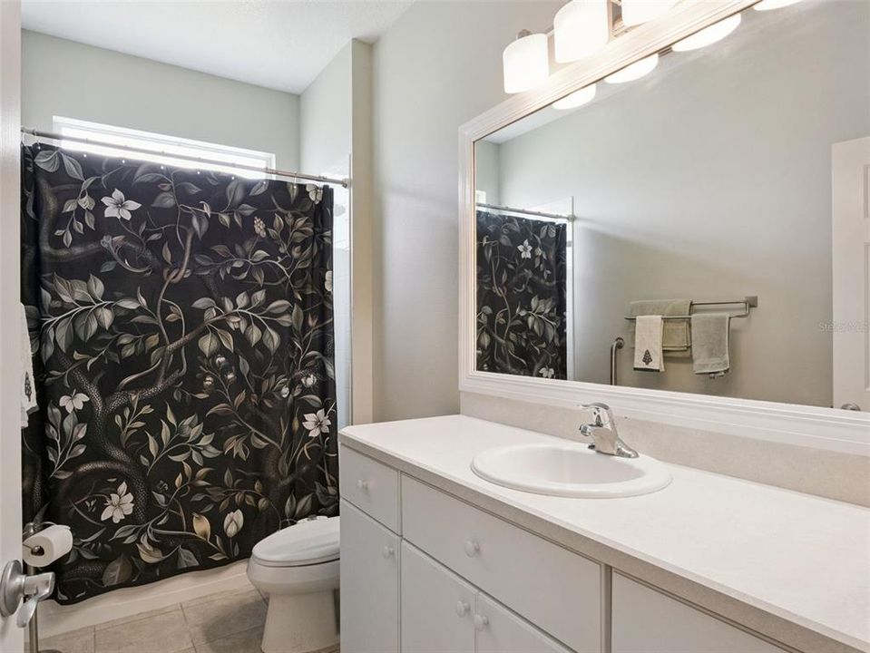 For Sale: $375,000 (3 beds, 2 baths, 1898 Square Feet)