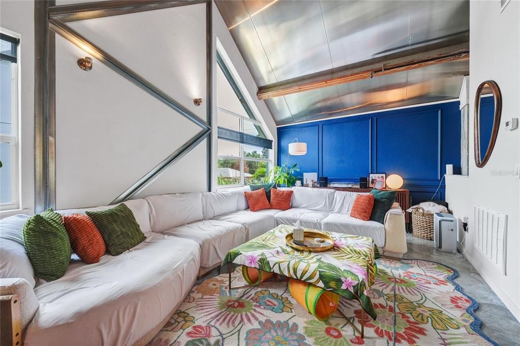 For Sale: $625,000 (3 beds, 3 baths, 2097 Square Feet)