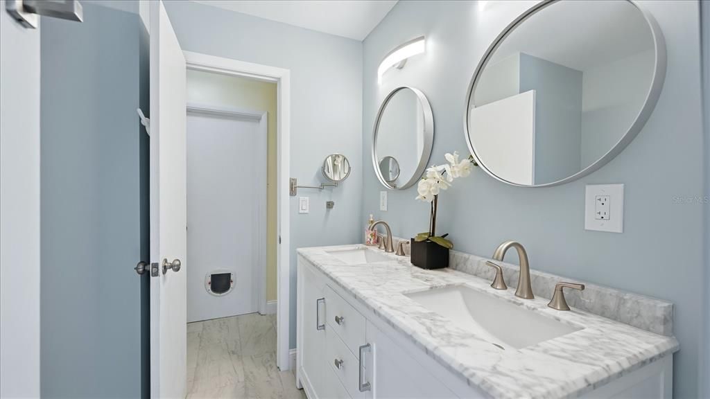 For Sale: $489,000 (2 beds, 2 baths, 1334 Square Feet)