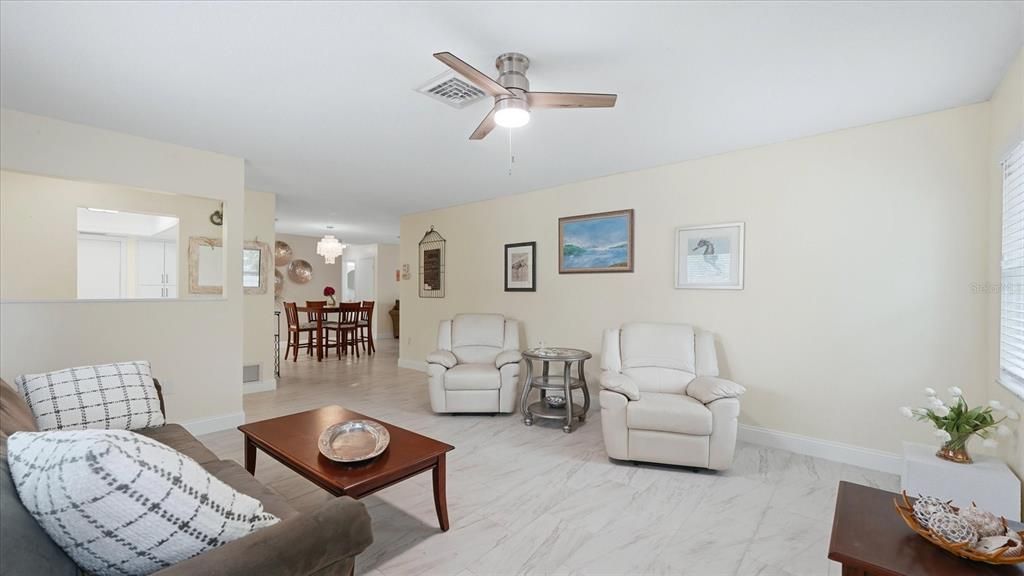 For Sale: $489,000 (2 beds, 2 baths, 1334 Square Feet)