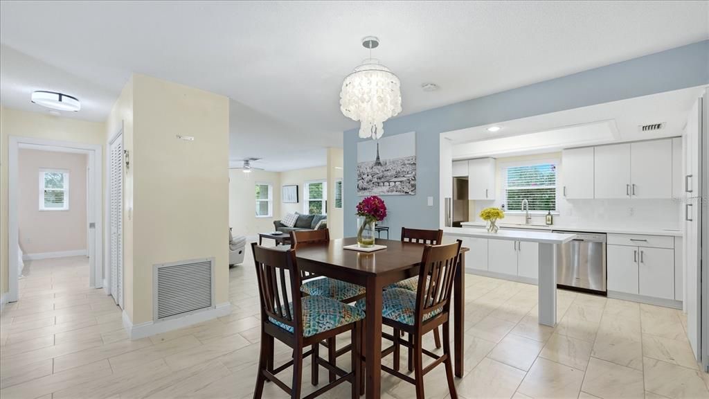 For Sale: $489,000 (2 beds, 2 baths, 1334 Square Feet)