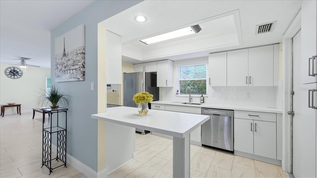 For Sale: $489,000 (2 beds, 2 baths, 1334 Square Feet)