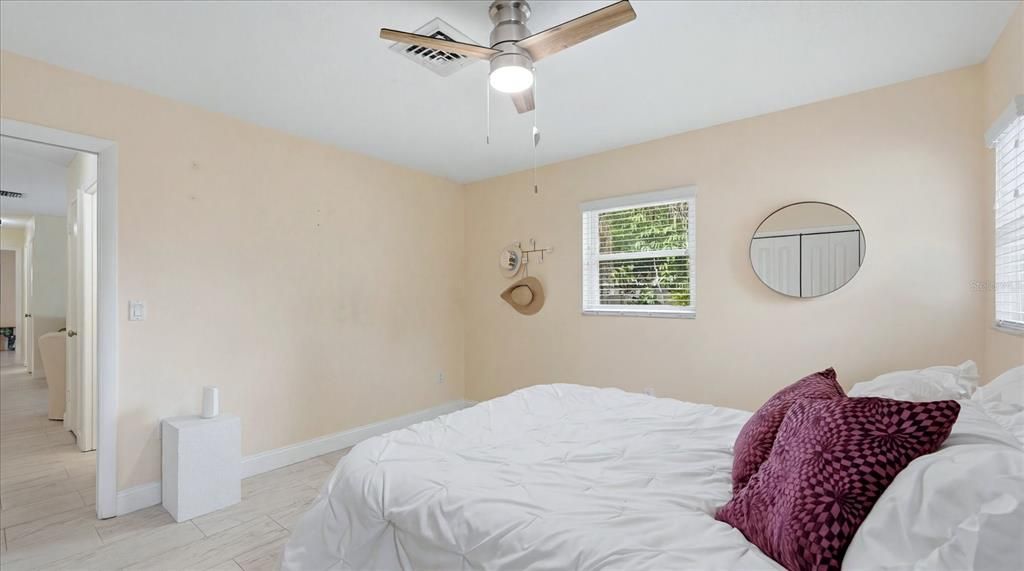 For Sale: $489,000 (2 beds, 2 baths, 1334 Square Feet)
