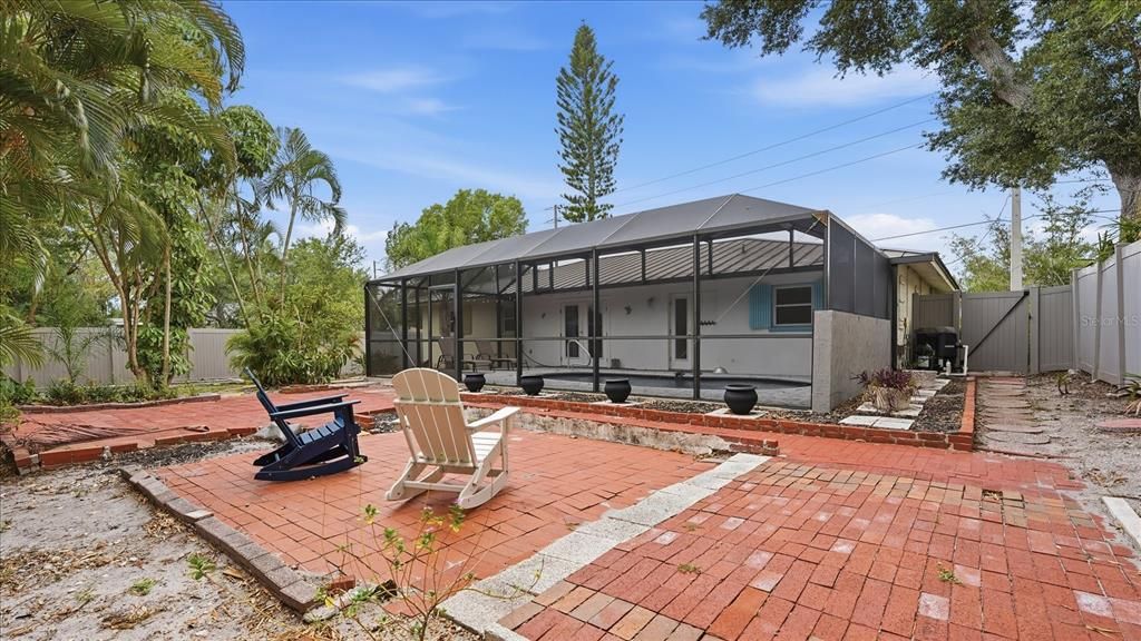 For Sale: $489,000 (2 beds, 2 baths, 1334 Square Feet)