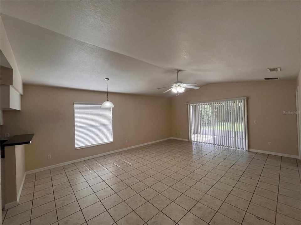 For Rent: $1,950 (3 beds, 2 baths, 1513 Square Feet)