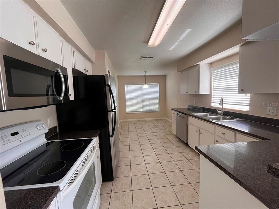For Rent: $1,950 (3 beds, 2 baths, 1513 Square Feet)