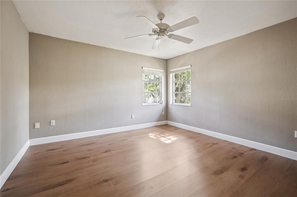 For Sale: $499,000 (4 beds, 2 baths, 3532 Square Feet)