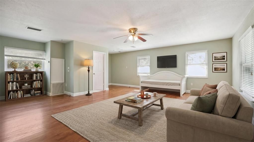 For Sale: $499,000 (4 beds, 2 baths, 3532 Square Feet)
