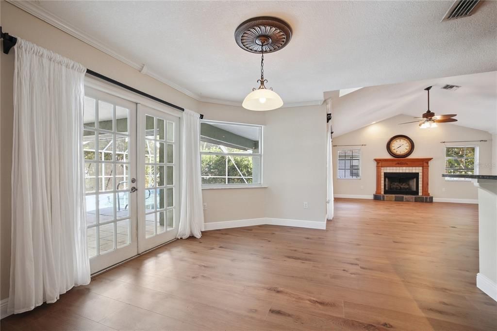 For Sale: $499,000 (4 beds, 2 baths, 3532 Square Feet)