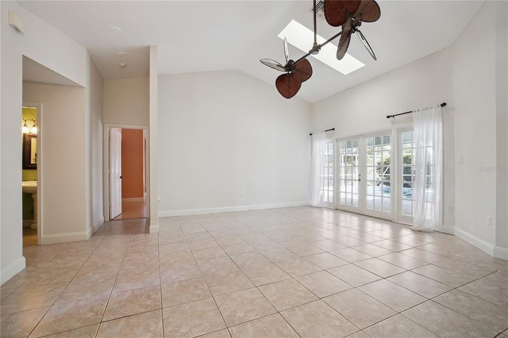 For Sale: $499,000 (4 beds, 2 baths, 3532 Square Feet)