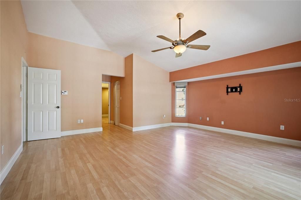 For Sale: $499,000 (4 beds, 2 baths, 3532 Square Feet)
