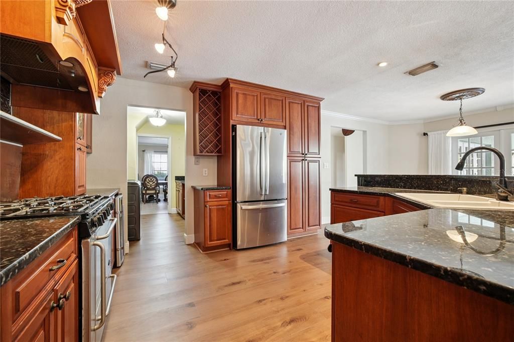 For Sale: $499,000 (4 beds, 2 baths, 3532 Square Feet)