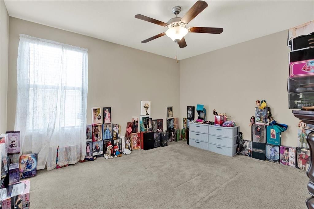 For Rent: $2,600 (4 beds, 2 baths, 2612 Square Feet)