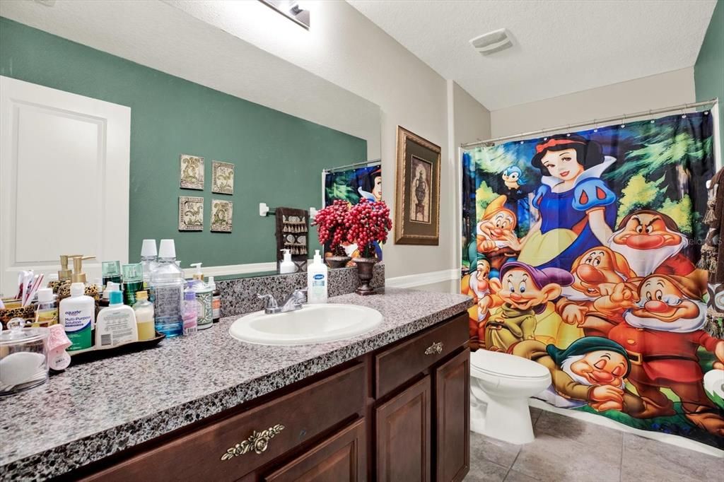 For Rent: $2,600 (4 beds, 2 baths, 2612 Square Feet)