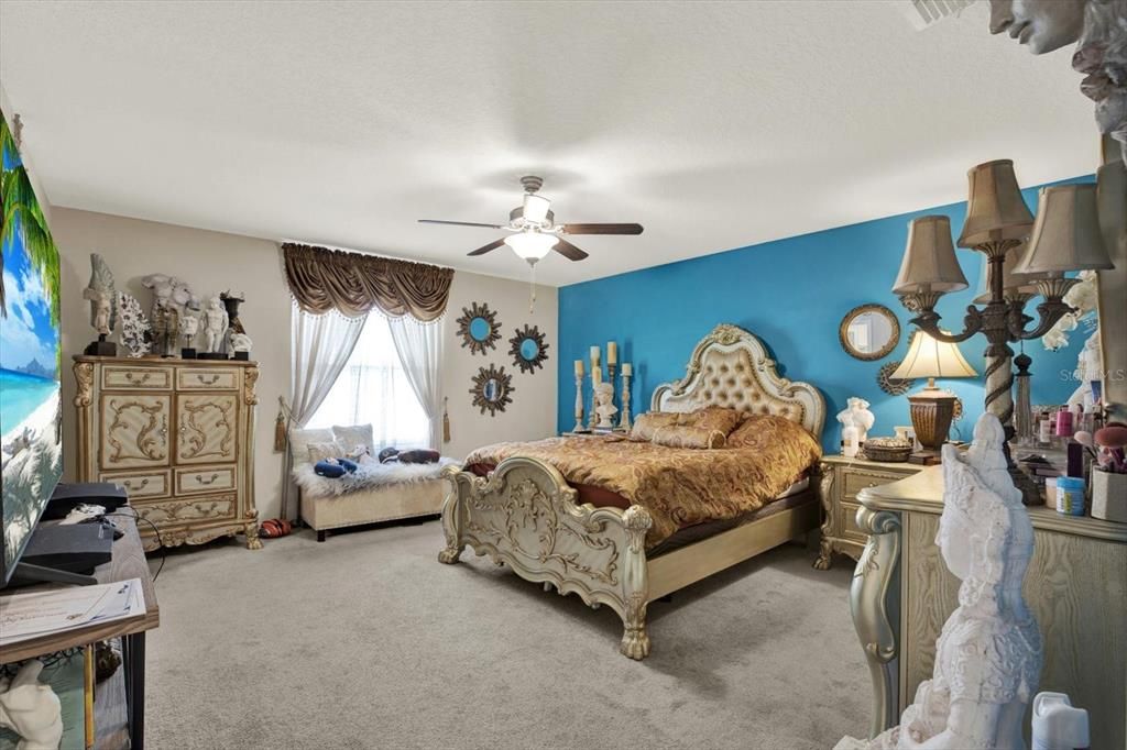 For Rent: $2,600 (4 beds, 2 baths, 2612 Square Feet)