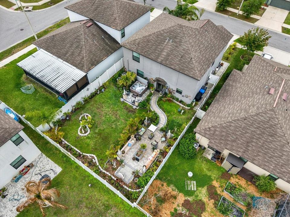 For Rent: $2,600 (4 beds, 2 baths, 2612 Square Feet)