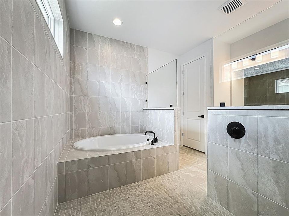 For Sale: $782,990 (3 beds, 2 baths, 2159 Square Feet)