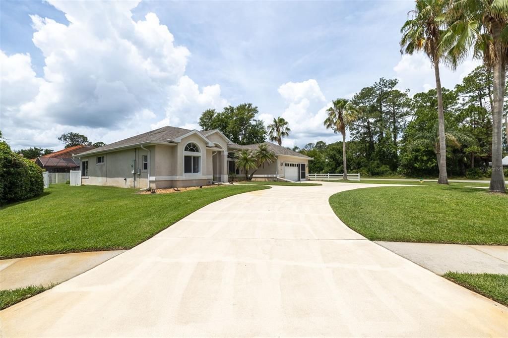 For Sale: $499,000 (3 beds, 2 baths, 2668 Square Feet)