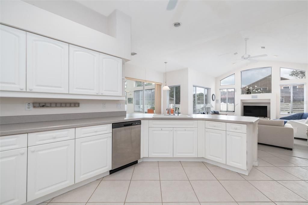 For Sale: $499,000 (3 beds, 2 baths, 2668 Square Feet)