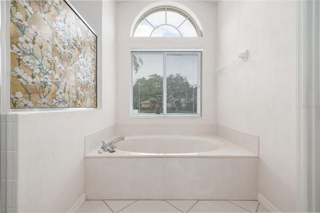 For Sale: $499,000 (3 beds, 2 baths, 2668 Square Feet)