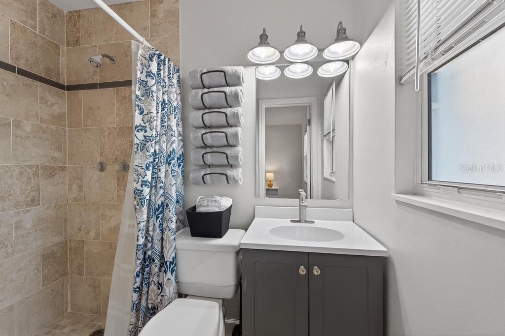 Active With Contract: $600,000 (3 beds, 2 baths, 1494 Square Feet)