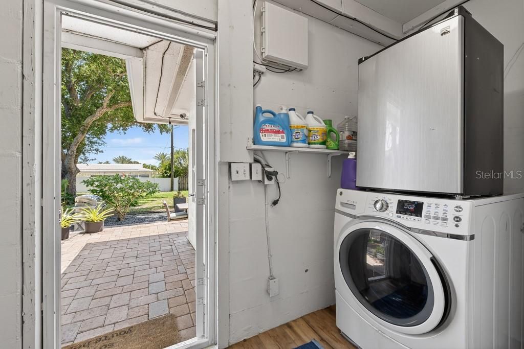 Active With Contract: $600,000 (3 beds, 2 baths, 1494 Square Feet)