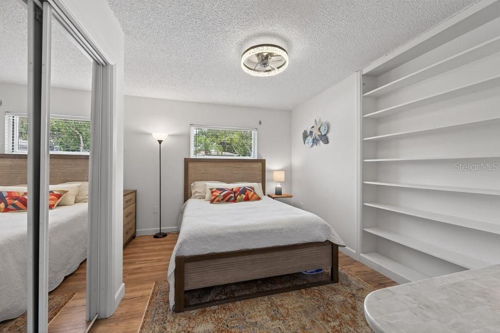 Active With Contract: $600,000 (3 beds, 2 baths, 1494 Square Feet)