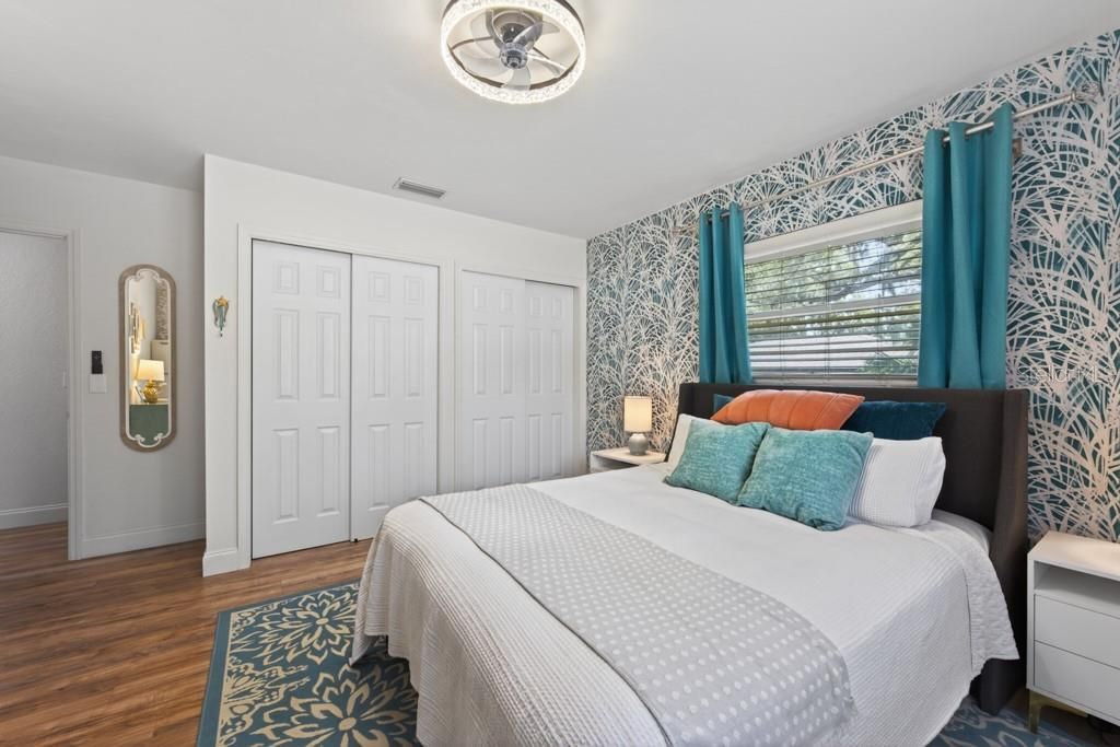 Active With Contract: $600,000 (3 beds, 2 baths, 1494 Square Feet)