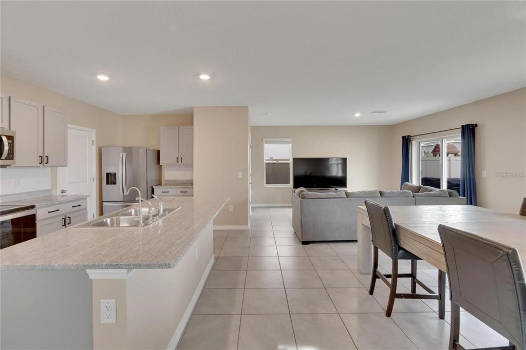 For Rent: $3,000 (4 beds, 2 baths, 2328 Square Feet)