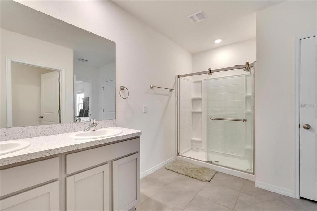 For Rent: $3,000 (4 beds, 2 baths, 2328 Square Feet)