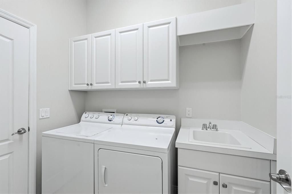 For Sale: $599,000 (2 beds, 2 baths, 1578 Square Feet)