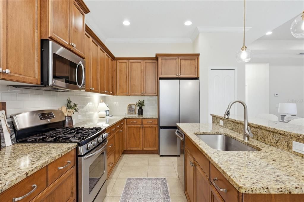 For Sale: $599,000 (2 beds, 2 baths, 1578 Square Feet)