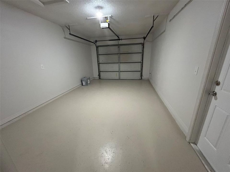 Active With Contract: $1,600 (2 beds, 1 baths, 1004 Square Feet)