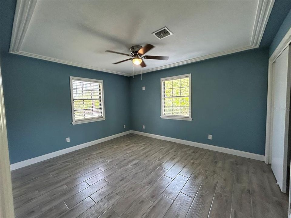 Active With Contract: $1,600 (2 beds, 1 baths, 1004 Square Feet)