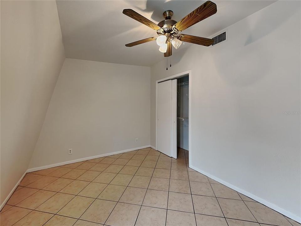 В аренду: $1,399 (2 спален, 1 ванн, 1800 Квадратных фут)