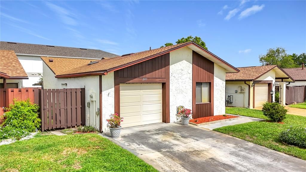 For Sale: $234,900 (2 beds, 2 baths, 1396 Square Feet)