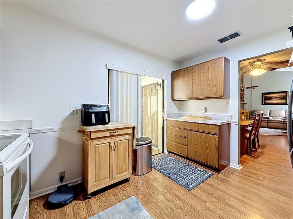 For Sale: $234,900 (2 beds, 2 baths, 1396 Square Feet)