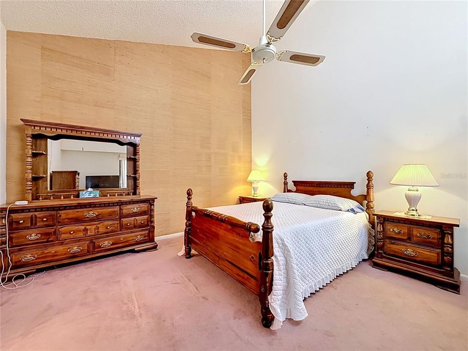 For Sale: $234,900 (2 beds, 2 baths, 1396 Square Feet)
