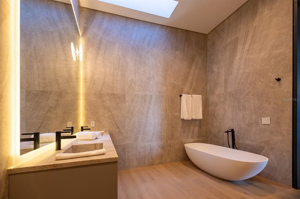 En Venta: $10,200,000 (6 camas, 8 baños, 6457 Pies cuadrados)